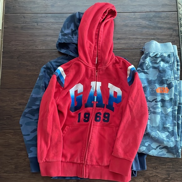 GAP Other - GAP boy sweatshirts and sweatpants size XL/ 12 yrs old